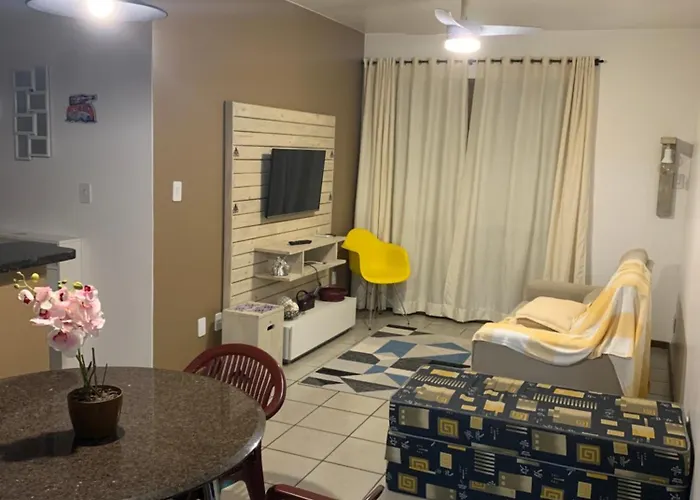Predio Frente Mar Com Apartamento Canas