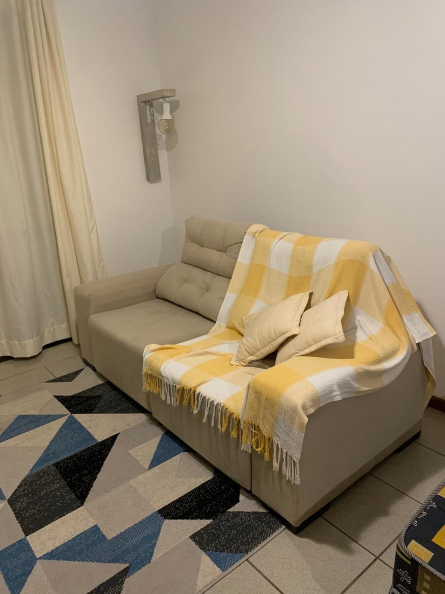 Apartamento Predio Frente Mar Com Canas