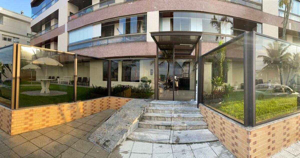 Apartamento Predio Frente Mar Com Canas *