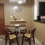Predio Frente Mar Com Apartamento Canas